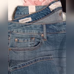 TORRID GIRLFRIEND JEANS . Size 18R